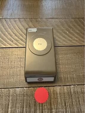 Stampin’ Up 1 & 1/8 inch Scalloped Circle Shape Punch